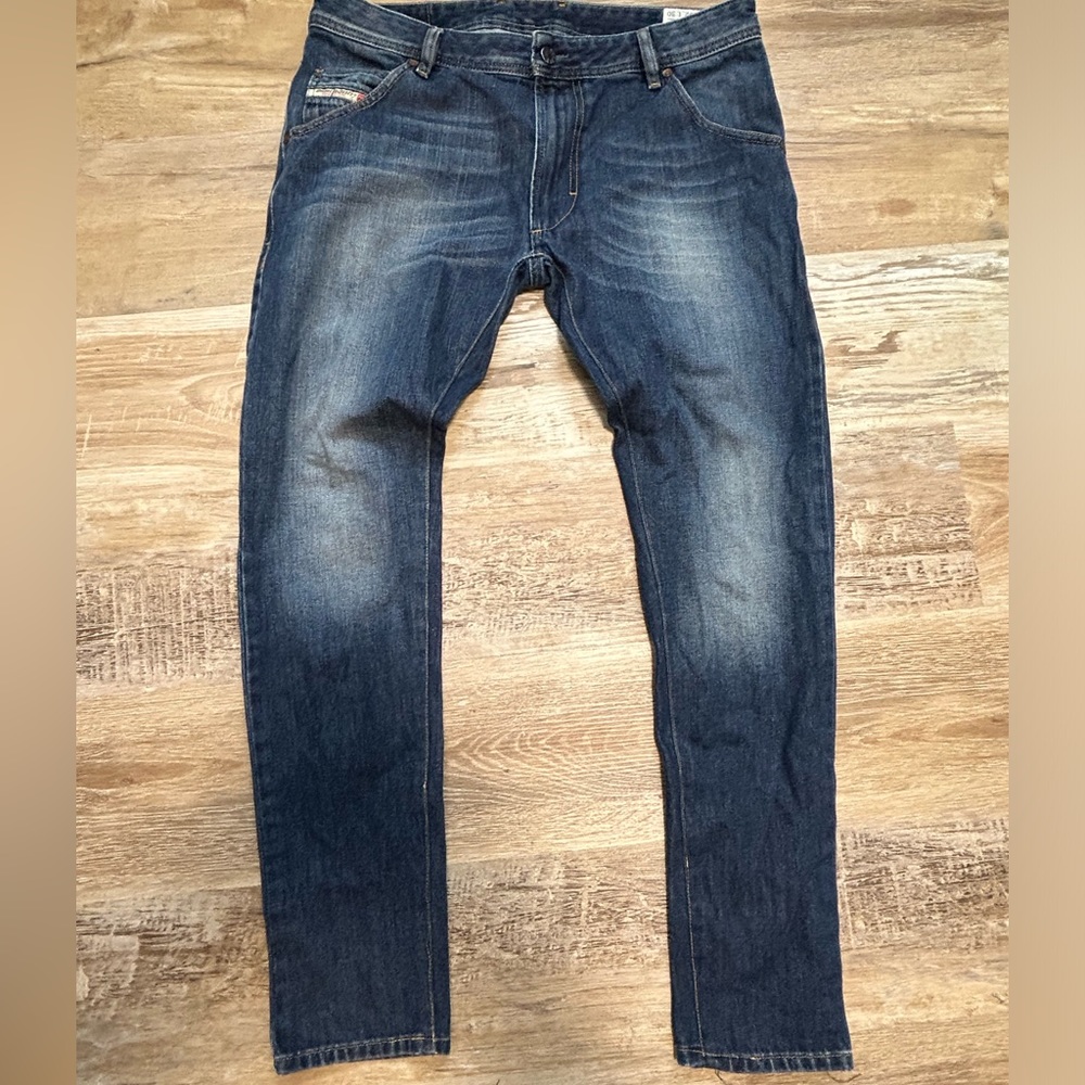 Diesel Jeans Krooley slim fit.  Wash 008J4.  Pre worn but great condition!